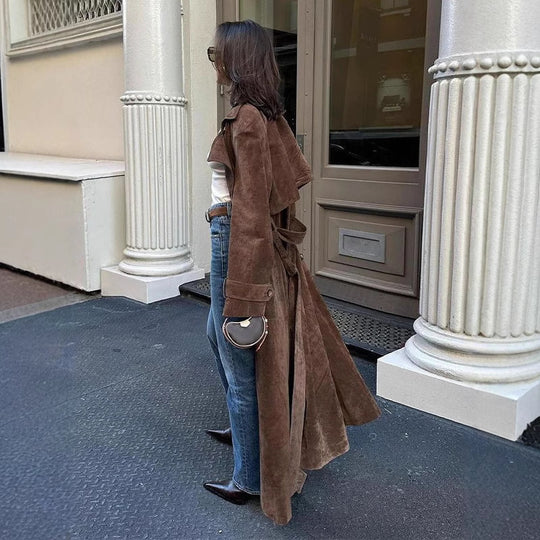 Damen langer Wildleder-Trenchcoat mit Taillengürtel Nord Taschen