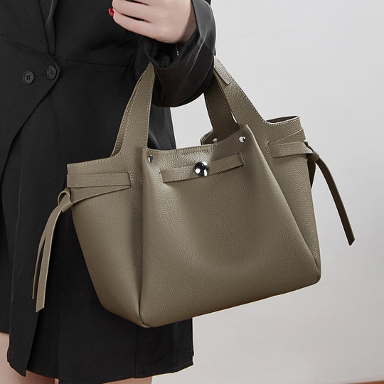 Damen Hobo-Tasche mit abnehmbaren Tragegriffen und praktischem Innenlayout Nord Taschen