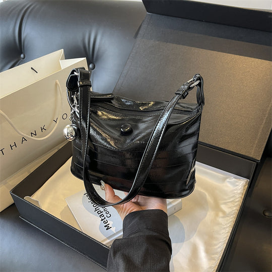 Damen Handtasche im eleganten Wellen-Design | Nord Taschen