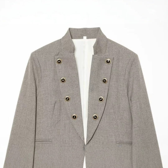Damen Cropped, taillierter Blazer mit Stehkragen, doppelter Zierknopfleiste und asymmetrischem Saum Nord Taschen