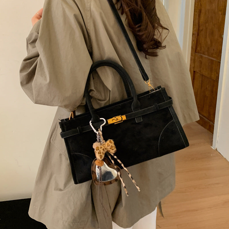 Damen elegante Handtasche mit einzigartigem Anhänger Nord Taschen