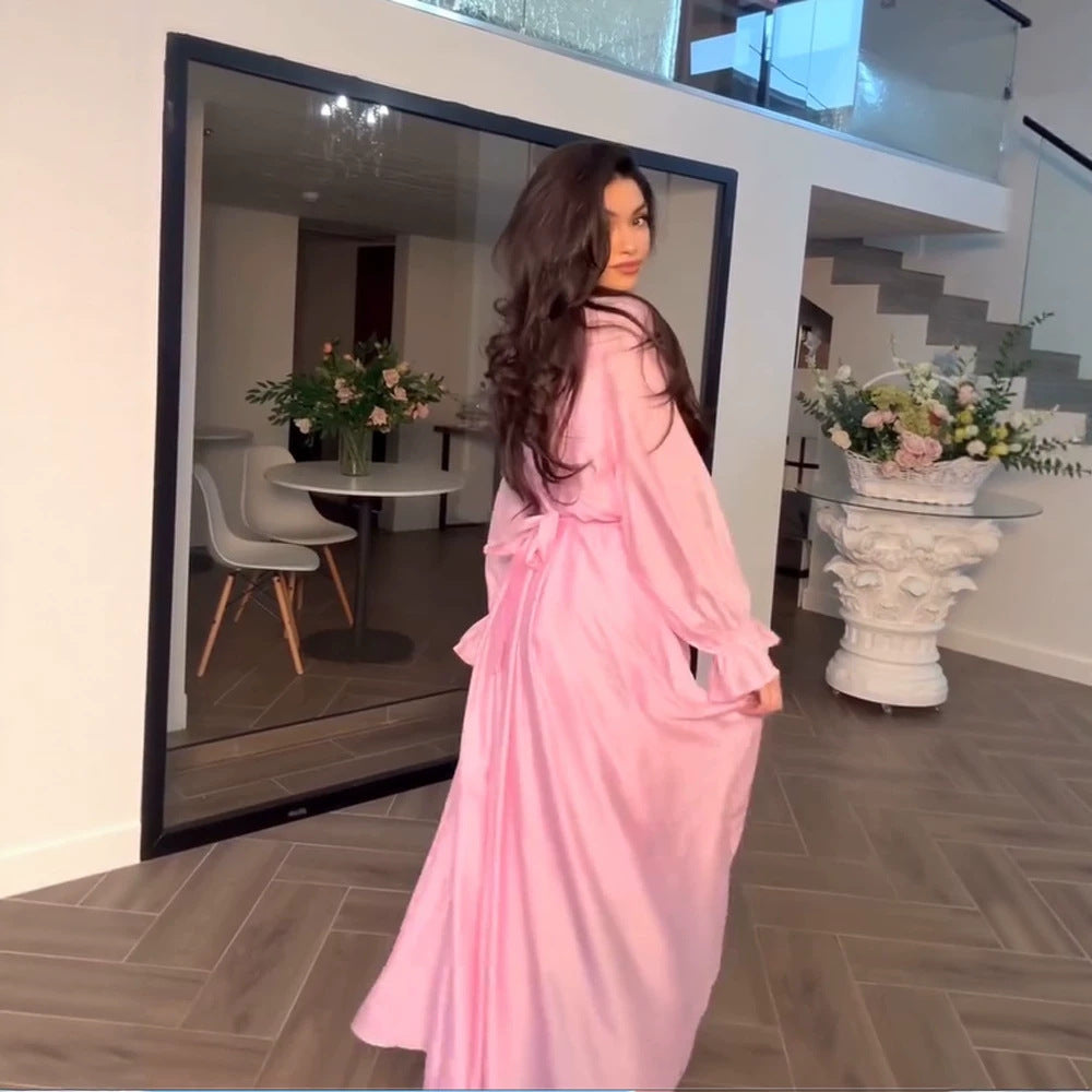 Damen Maxikleid aus Satin mit taillierter Raffung, Stehkragen und vorderem Schlitz Nord Taschen