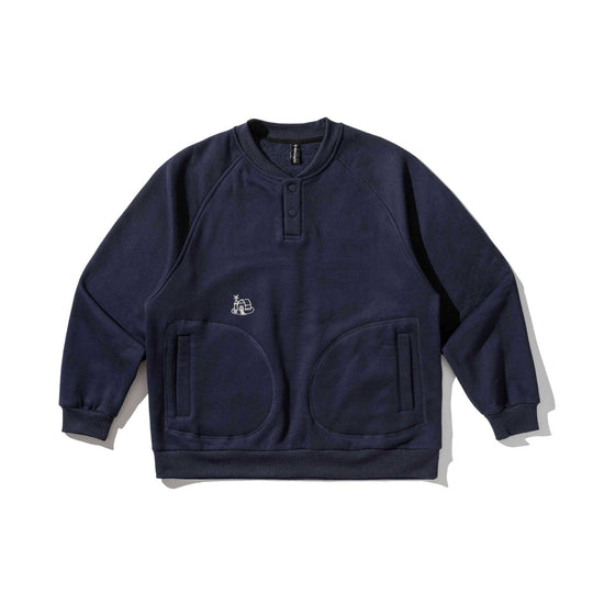 Herren Sweatshirt mit Knopfleiste im Henley‑Stil, Raglanärmeln und aufgesetzten Rundtaschen Nord Taschen
