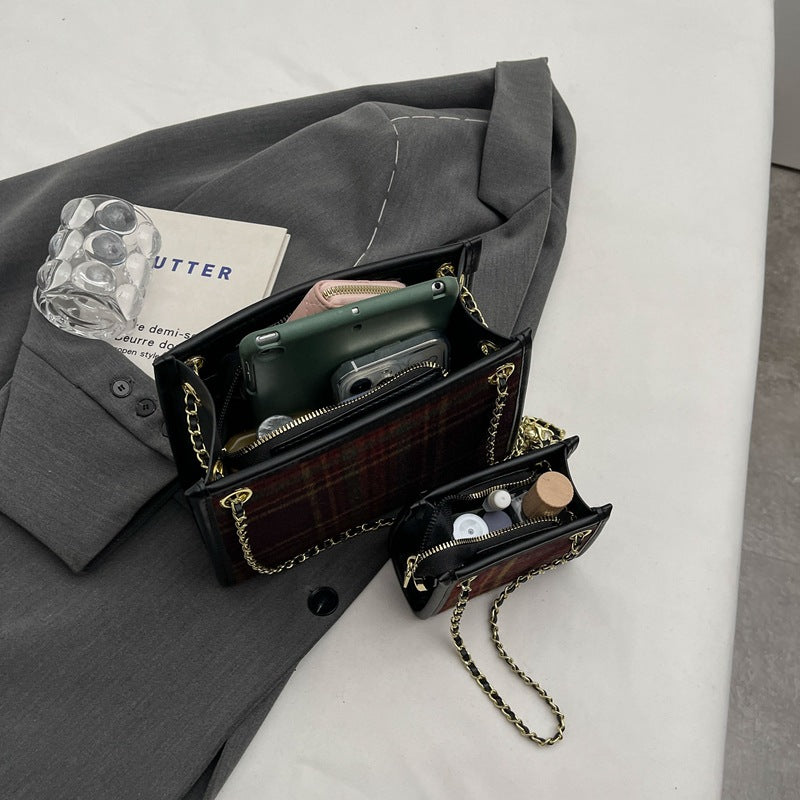 Damen Schultertasche mit kariertem Design Nord Taschen