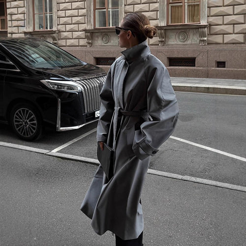 Damen Oversize-Trenchcoat mit hohem Stehkragen, Bindegürtel und verdeckter Knopfleiste Nord Taschen