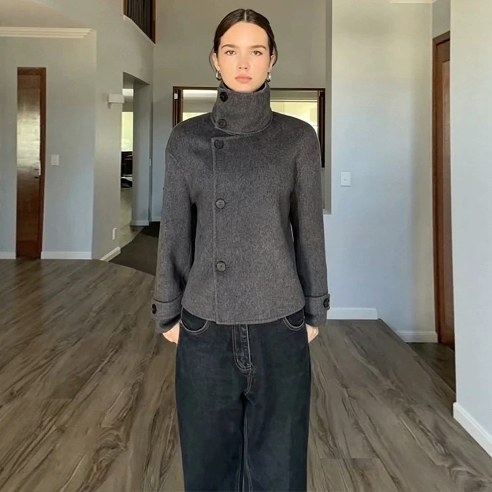 Damen Kurzer Wollmix-Mantel mit asymmetrischer Knopfleiste und hohem Stehkragen Nord Taschen