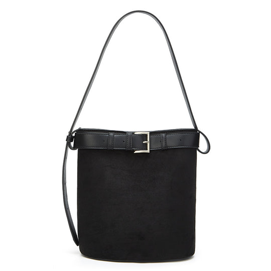 Damen Hobo-Tasche mit modischem Gürtel-Detail und weichem Veloursleder Nord Taschen