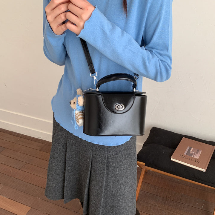 Damen Mini-Handtasche mit niedlichem Tieranhänger Nord Taschen