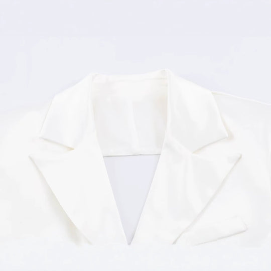 Damen Kurzblazer-Bolero mit Reverskragen und taillierter Silhouette Nord Taschen