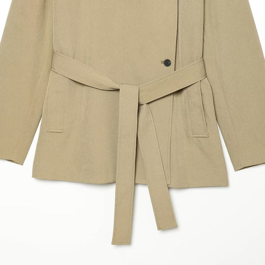 Damen Kurztrench im leichten Gabardine‑Stil mit asymmetrischem Knopfverschluss und Bindegürtel Nord Taschen