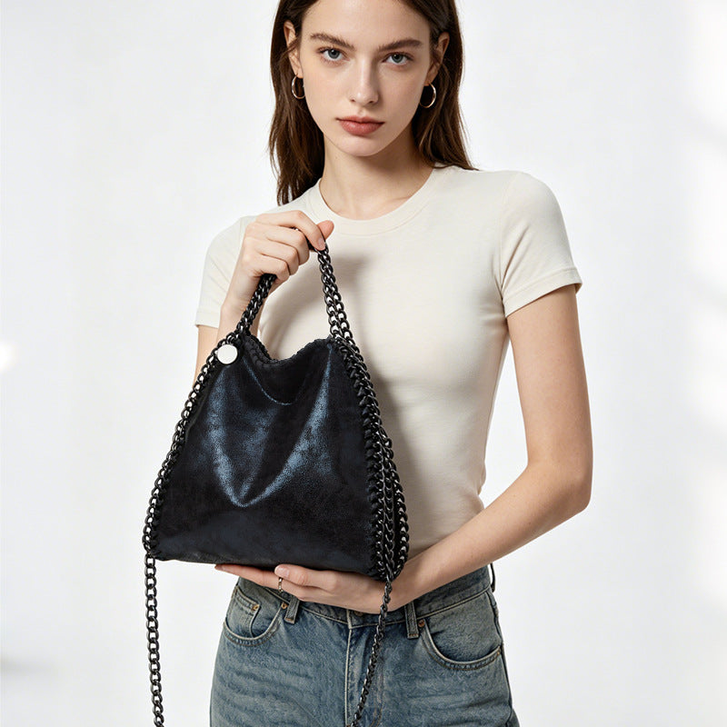 Damen Hobo-Tasche mit eleganter Kettenverzierung und weicher Veloursoberfläche Nord Taschen