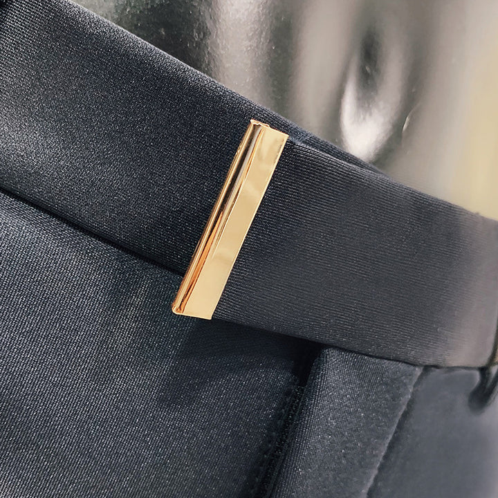 Herren schmale elegante Anzughose mit dezenter Goldschließe und Bügelfalte Nord Taschen