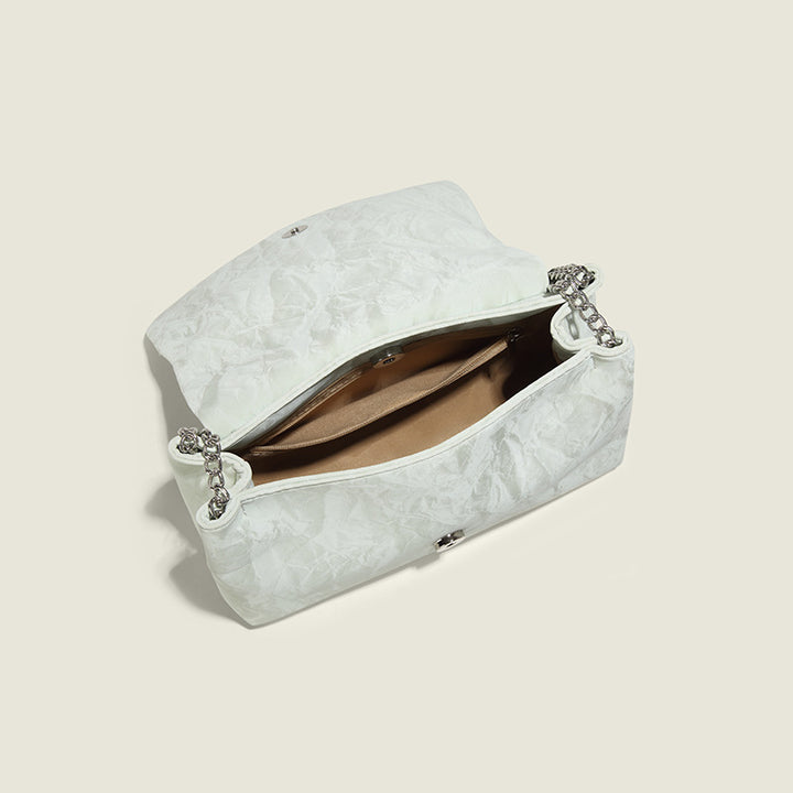 Damen Umhängetasche mit verspieltem Schmetterlingsdesign und eleganter Faltenoptik Nord Taschen