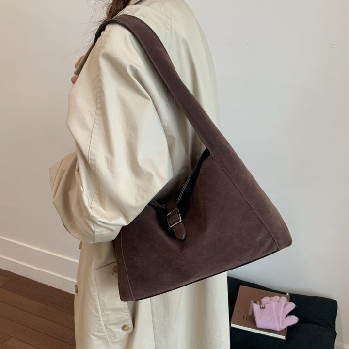 Damen Hobo-Tasche aus weichem Veloursleder mit praktischem Tragegriff Nord Taschen