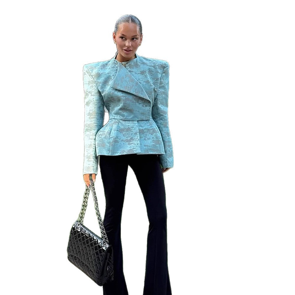 Damen Taillierter Jacquard-Blazer mit betonten Schultern, Schößchen und asymmetrischem Revers Nord Taschen