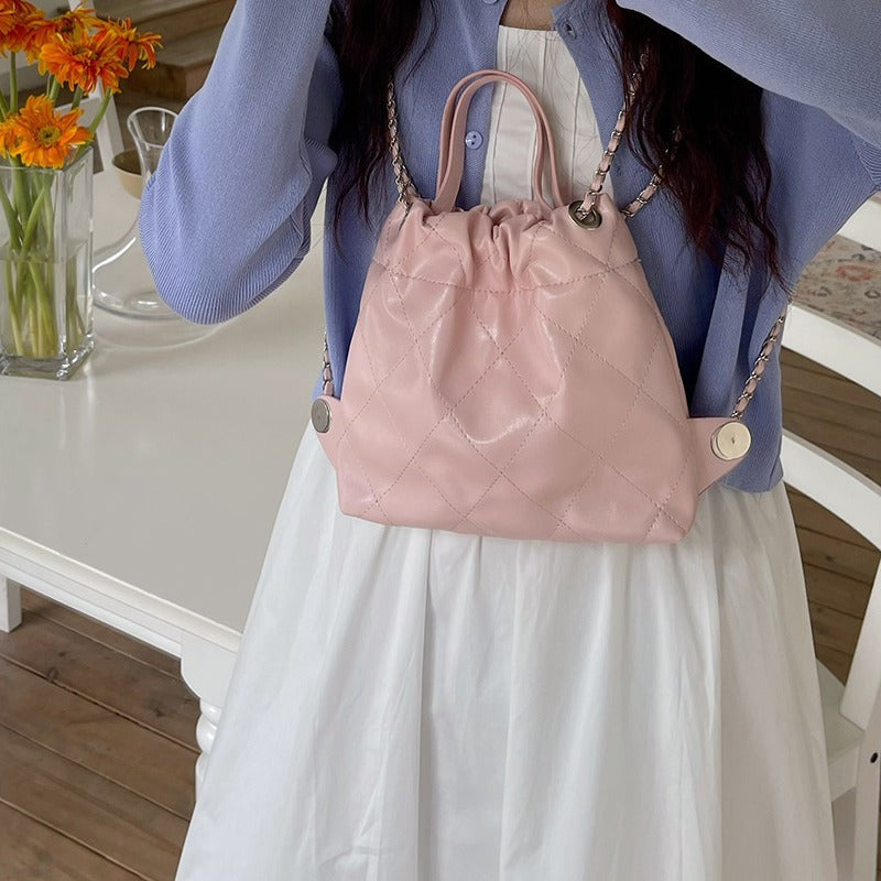 Damen Hobo-Tasche mit eleganter Raffung und praktischem Kettenriemen Nord Taschen