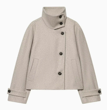 Damen 9800+ kurze boxy‑Wollmix‑Jacke mit hohem Funnelkragen, asymmetrischer Knopfleiste und verstellbaren Manschetten Nord Taschen