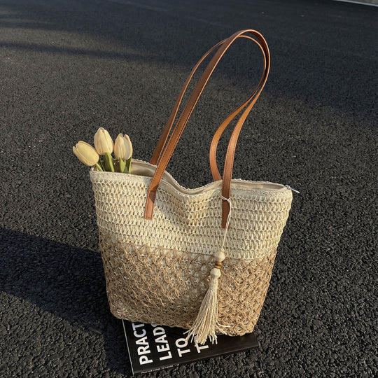 Damen geflochtene Strandtasche mit dekorativem Quastenanhänger Nord Taschen