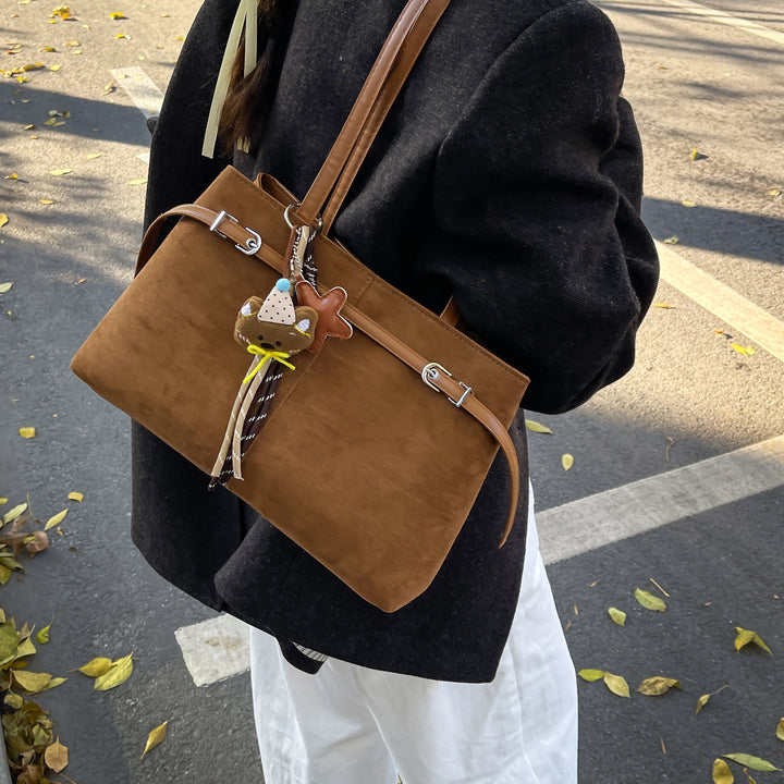 Damen elegante Handtasche mit luxuriösem Wildleder-Look Nord Taschen