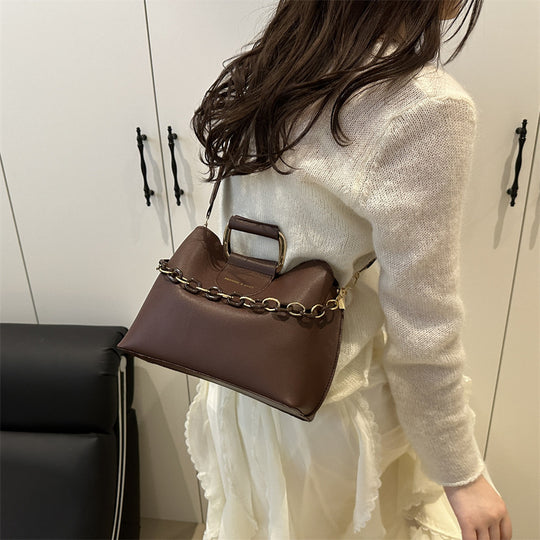 Damen stylische Handtasche mit Kettenakzenten Nord Taschen