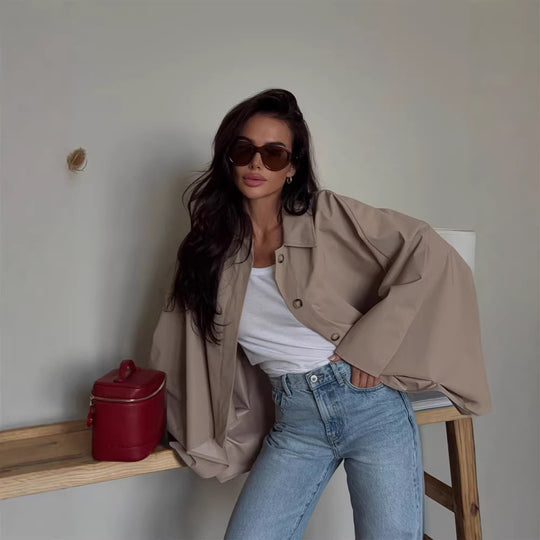 Damen Oversize Cropped-Jacke mit voluminösen Fledermausärmeln und Hemdkragen Nord Taschen