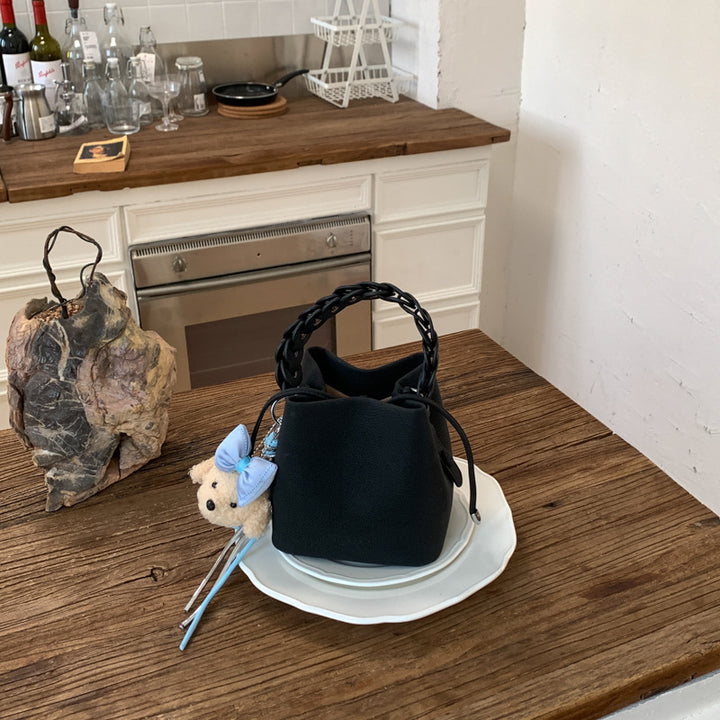 Damen modische Bucket-Handtasche mit niedlichem Anhänger Nord Taschen
