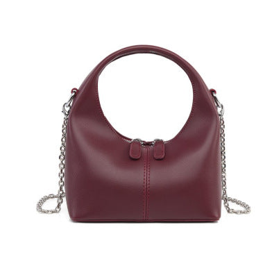 Damen Hobo-Tasche aus hochwertigem Kunstleder mit dekorativem Kettenriemen Nord Taschen