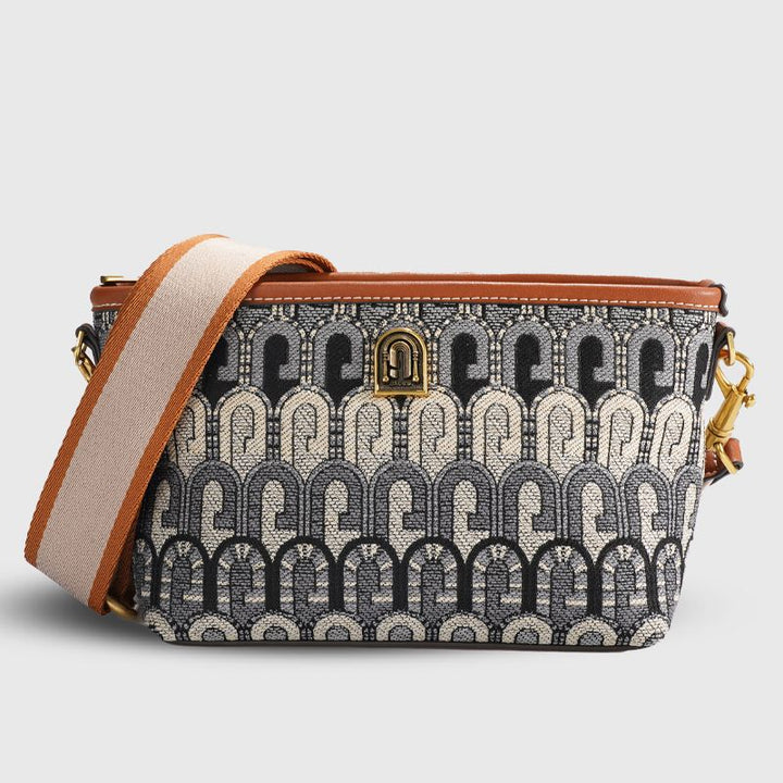 Damen modische Umhängetasche mit strukturiertem Design und praktischem Außenfach Nord Taschen