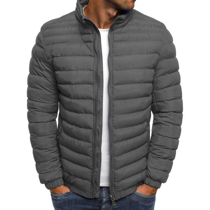 Herren leichte Steppjacke mit hohem Kragen und praktischen Taschen