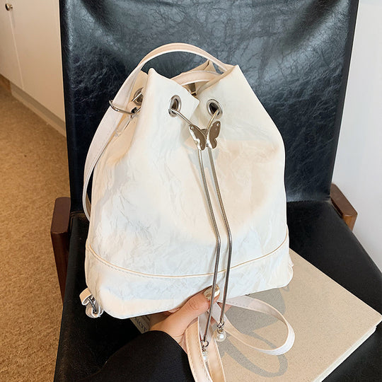 Damen Beuteltasche mit dekorativem Schmetterlingsverschluss Nord Taschen
