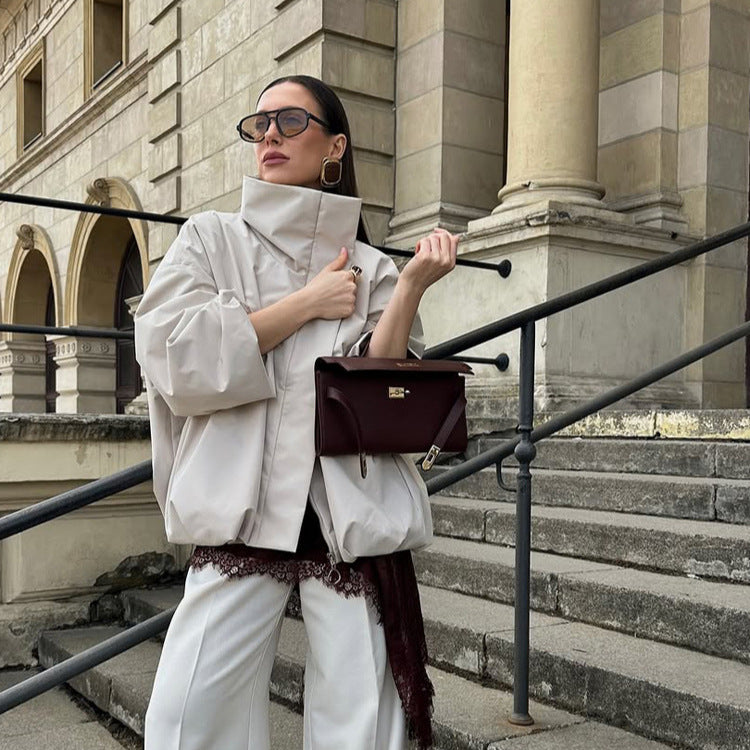 Damen Boxy-Kurzsteppjacke mit hohem asymmetrischem Stehkragen Nord Taschen