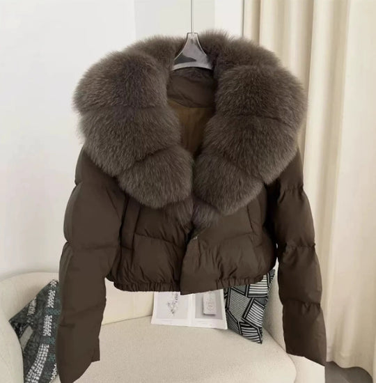 Damen nan kurz geschnittene Boxy-Pufferjacke mit extra großem Webpelzkragen und formstabilem Saum Nord Taschen
