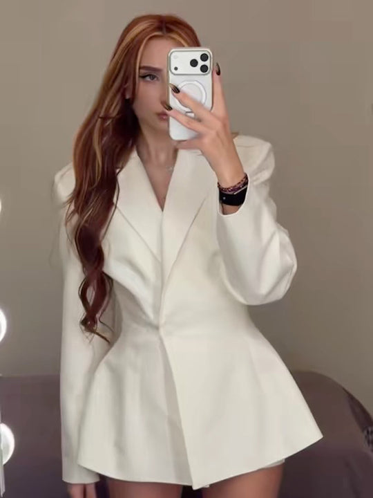 Damen tailliertes Blazer-Kleid mit skulpturaler Taille und ausgestelltem Saum Nord Taschen