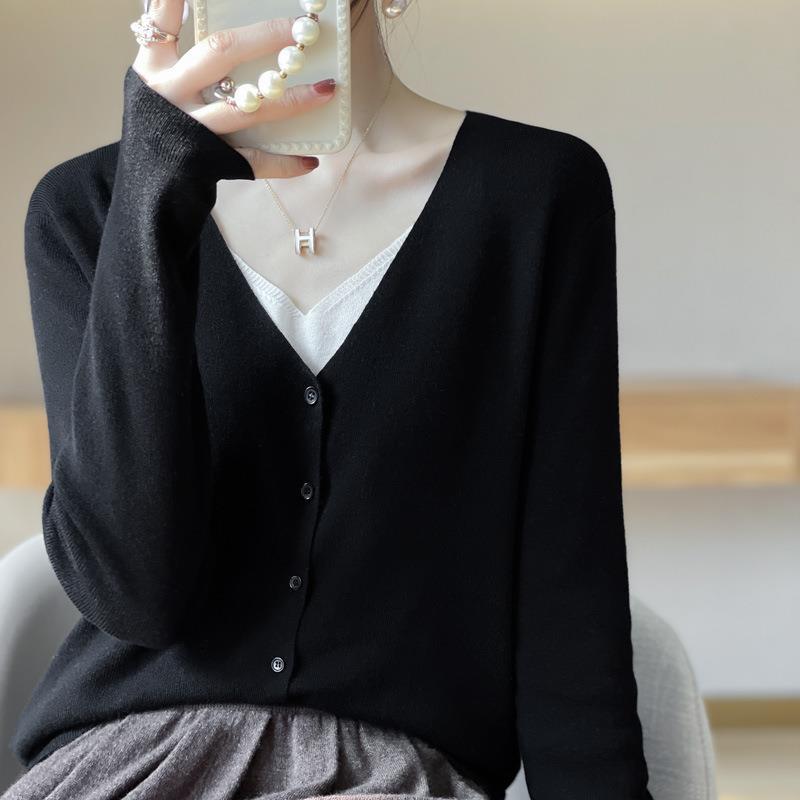 Damen Leichter V‑Ausschnitt‑Cardigan mit kastiger Silhouette und Kaschmir‑Optik Nord Taschen
