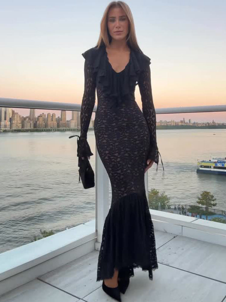 Damen Figurbetontes Spitzen‑Maxikleid mit Rüschenkragen und Glockensaum Nord Taschen