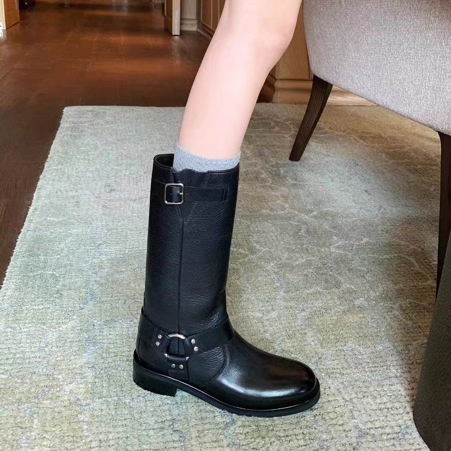 Damen Kniehohe Bikerstiefel aus Leder mit Harness‑Riemen & verstellbarer Schaftschnalle Nord Taschen