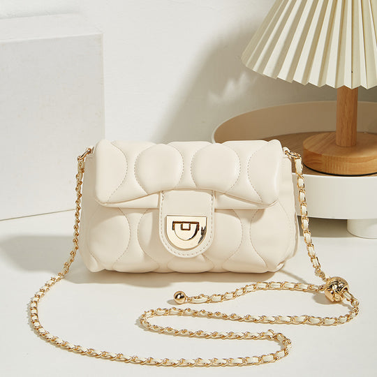 Damen Clutch-Tasche mit gepolstertem Design und goldenen Akzenten Nord Taschen