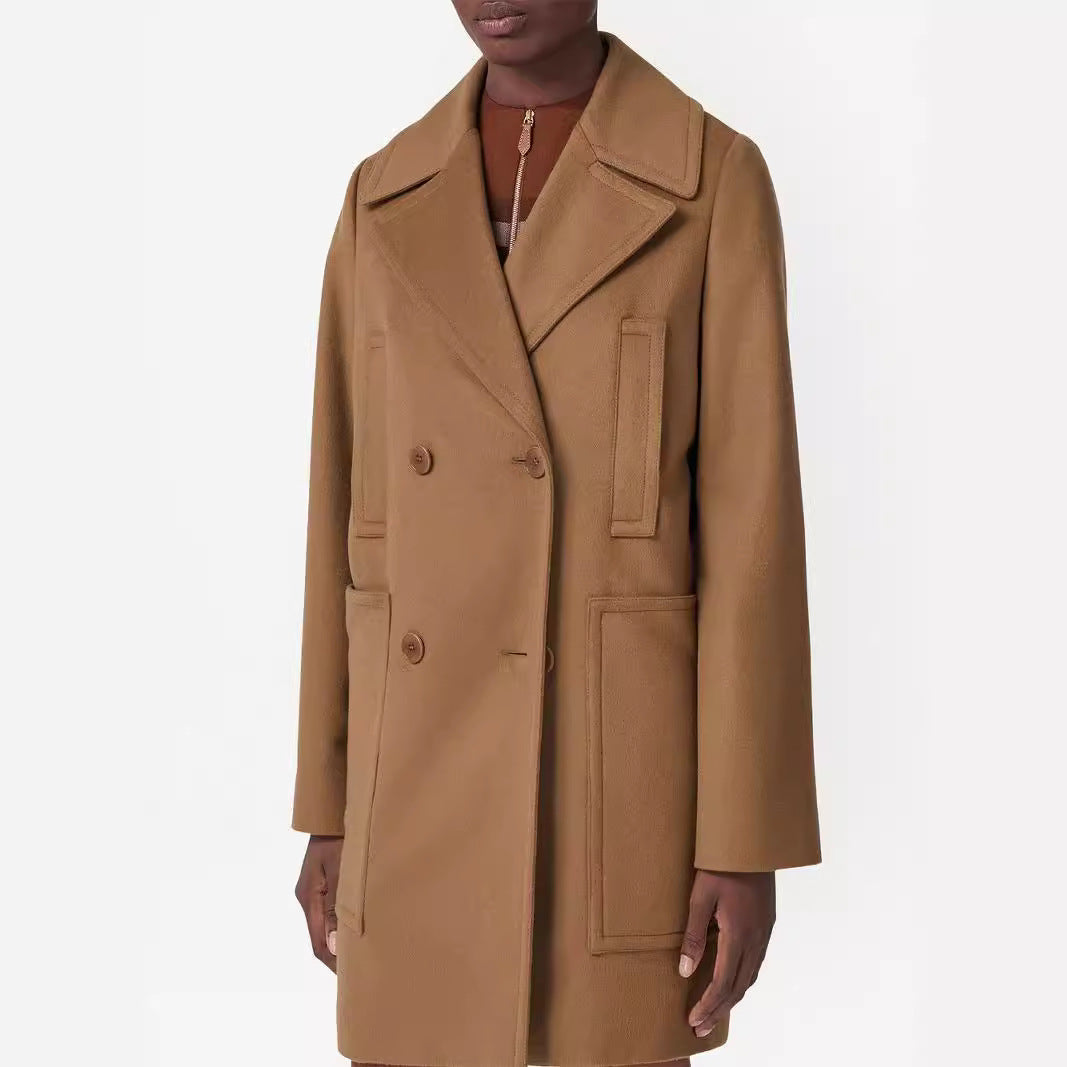 Damen Kurzmantel im minimalistischen Doppelreiher aus Wollmix mit weitem Revers Nord Taschen