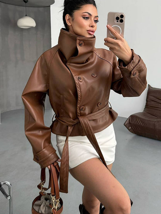 Damen Taillierte Kurzblouson‑Jacke aus Lederimitat mit hohem Stehkragen und Bindegürtel Nord Taschen