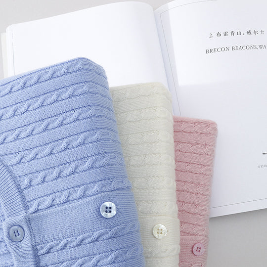 Damen Feiner Zopfmuster-Cardigan mit Rundhals und durchgehender Knopfleiste Nord Taschen