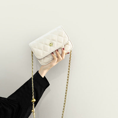 Damen Clutch-Tasche mit elegantem Kettenriemen und dekorativem Verschluss Nord Taschen