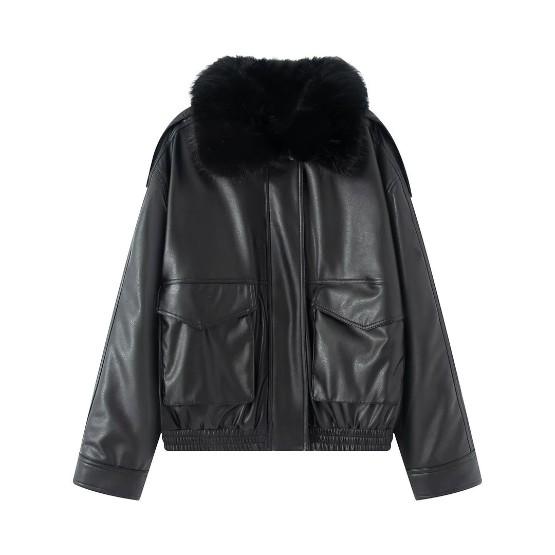 Damen Kurze Lederimitat-Bomberjacke mit großem Kunstfellkragen, Pattentaschen und Taillensaum Nord Taschen