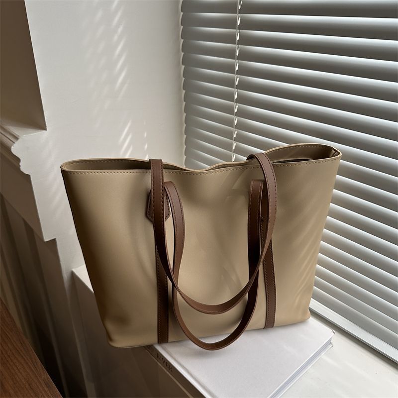 Damen Shopper Tasche mit eleganter Silhouette und robustem Fußboden Nord Taschen