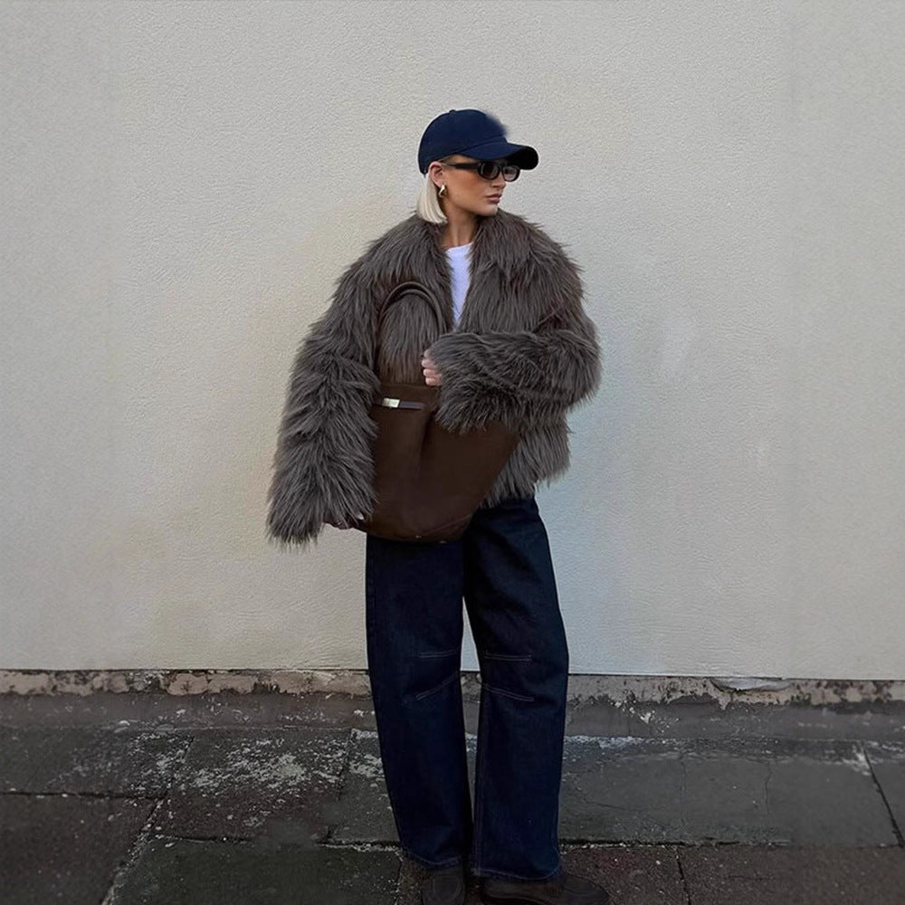 Damen Oversize Kurzjacke aus Kunstfell im Shaggy-Look mit voluminösem Schalkragen Nord Taschen
