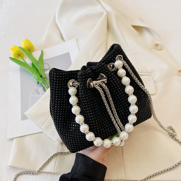 Damen Beuteltasche mit glänzenden Perlenakzenten Nord Taschen