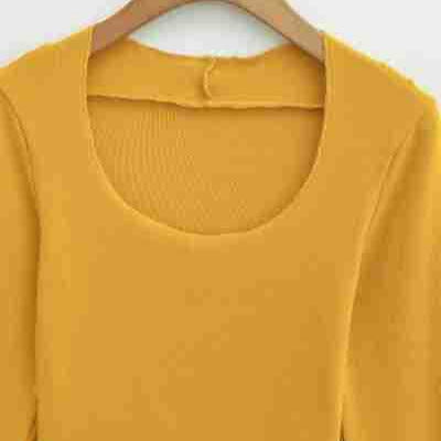 Damen Figurbetontes Langarm-Feinstrickshirt mit quadratischem Ausschnitt und Wellensaum Nord Taschen