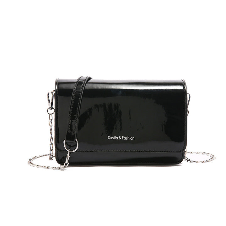 Damen elegante Umhängetasche mit schimmerndem Finish und praktischen Kettenriemen Nord Taschen