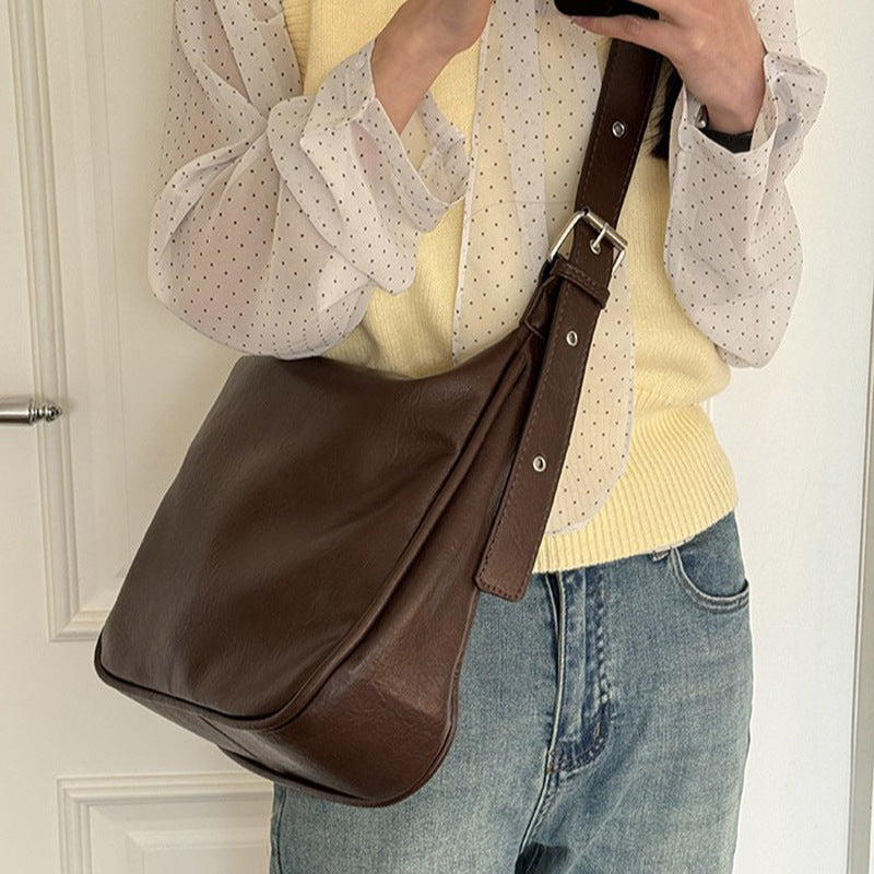 Damen Hobo-Tasche aus hochwertigem Kunstleder mit weichen Konturen Nord Taschen