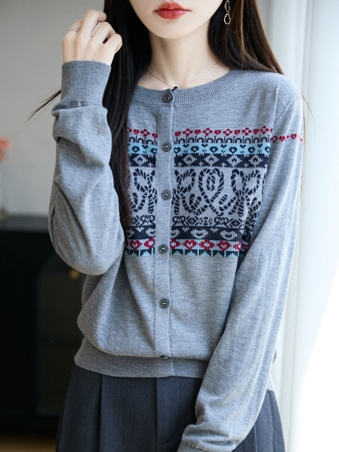 Damen Leichter Feinstrick-Cardigan mit nordischem Jacquardmuster und feiner Knopfleiste Nord Taschen