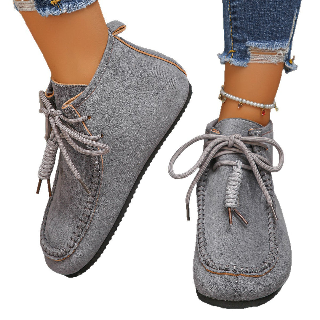 Damen Velours‑Mokassin‑Stiefelette mit handgenähter Ziernaht und Quasten‑Schnürung Nord Taschen